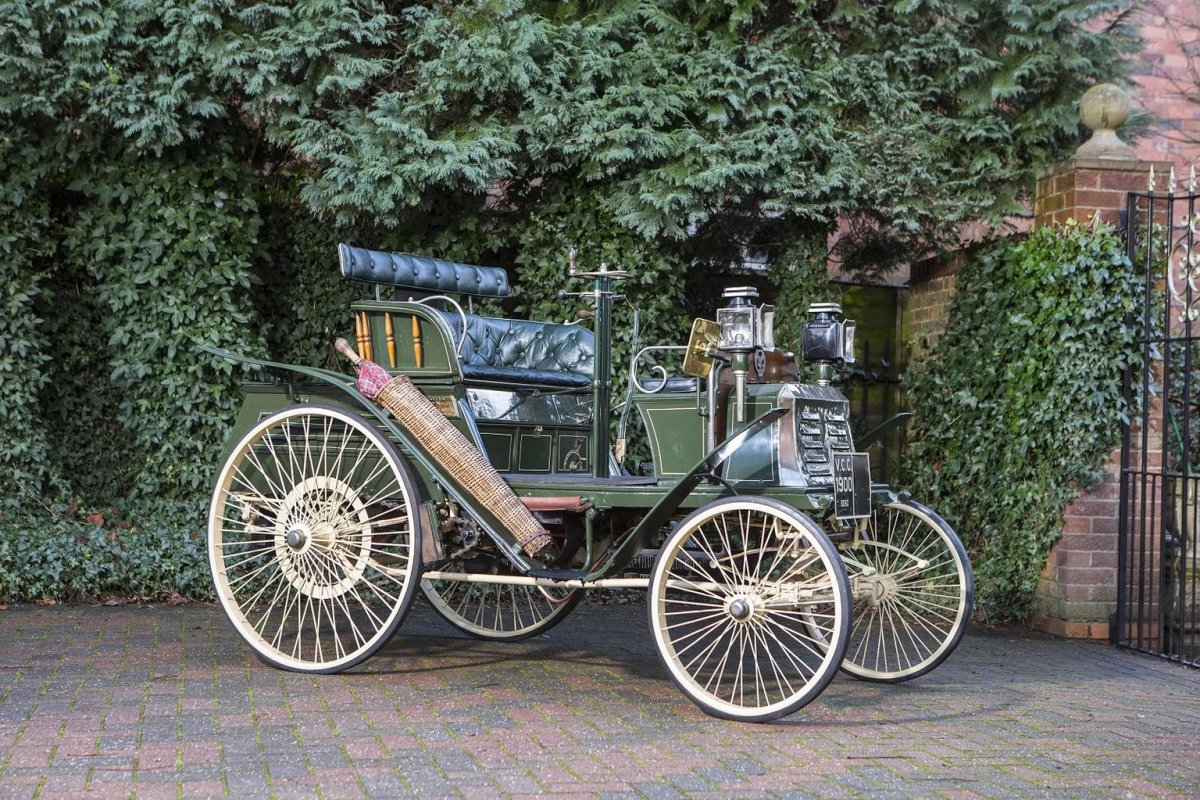 Первый Мерседес 1900