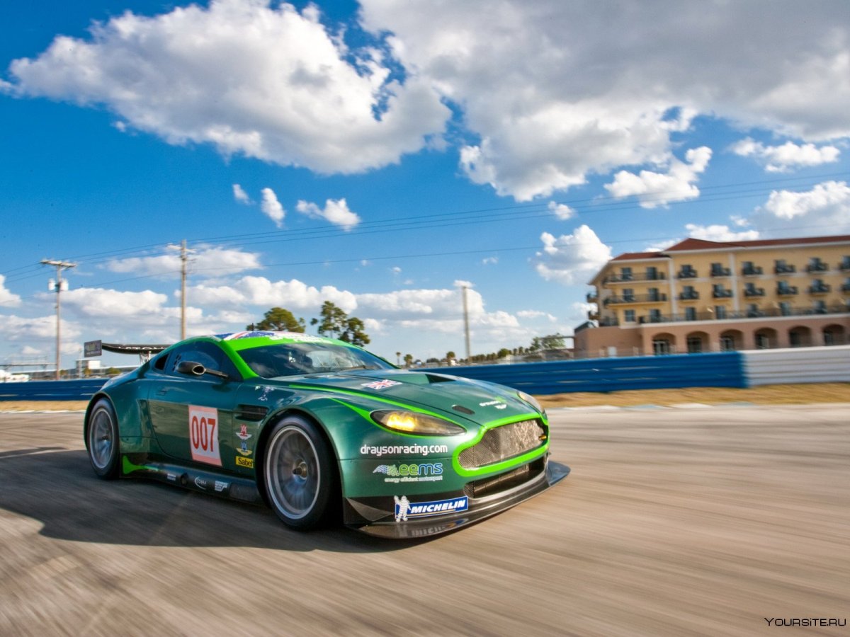 Aston Martin v8 Vantage gt2
