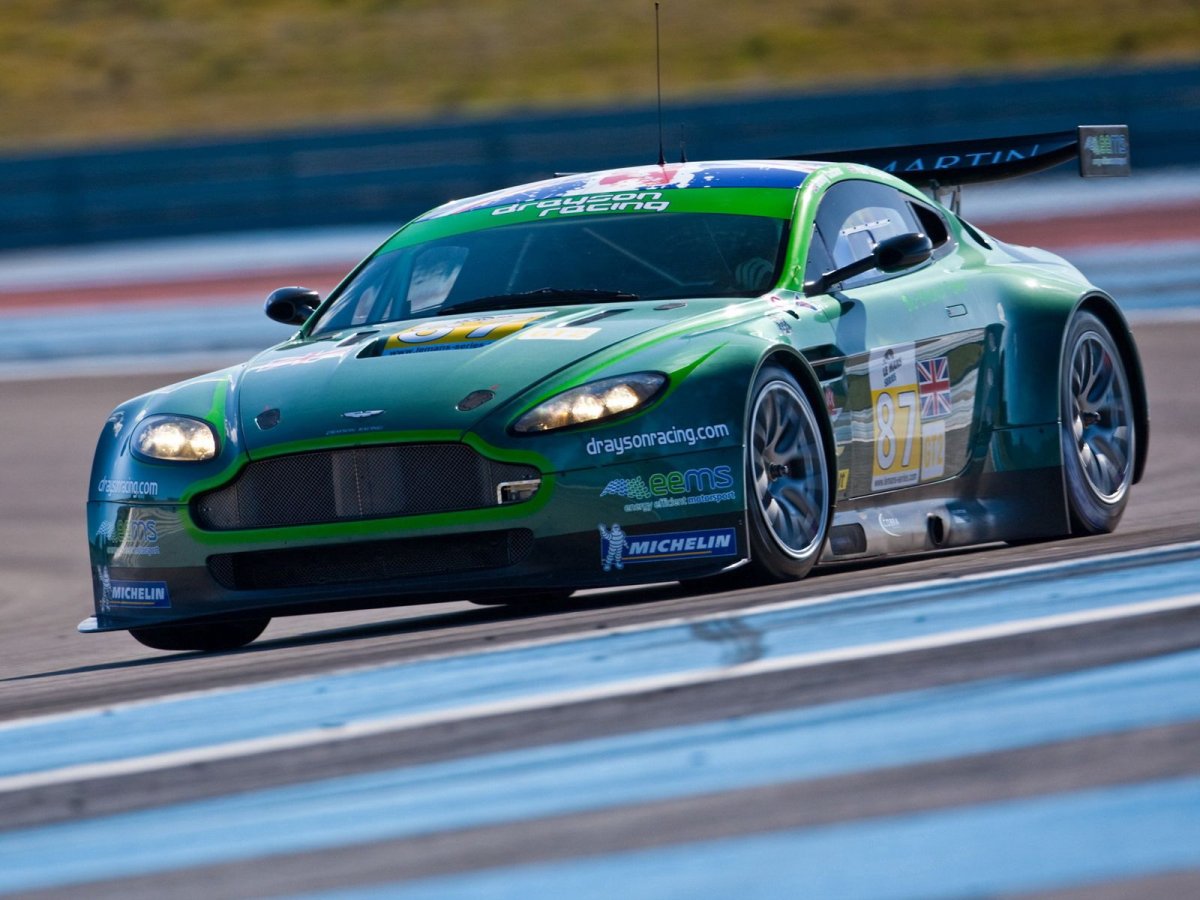 Aston Martin Vantage 2009