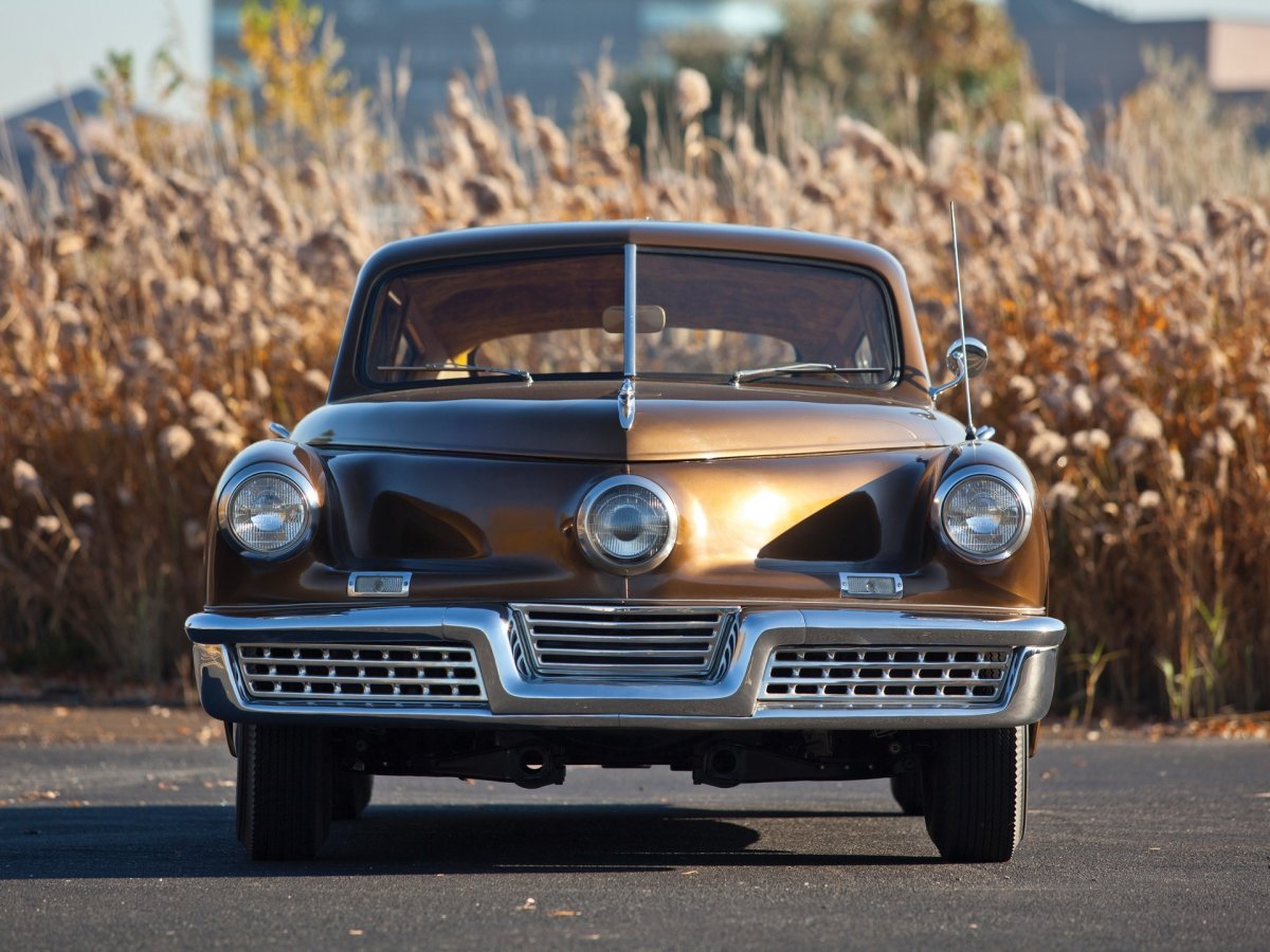 Tucker sedan (#1044) '1948подкапотом