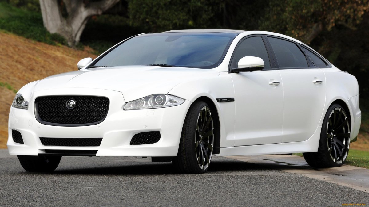 Jaguar XJ 2010 белый
