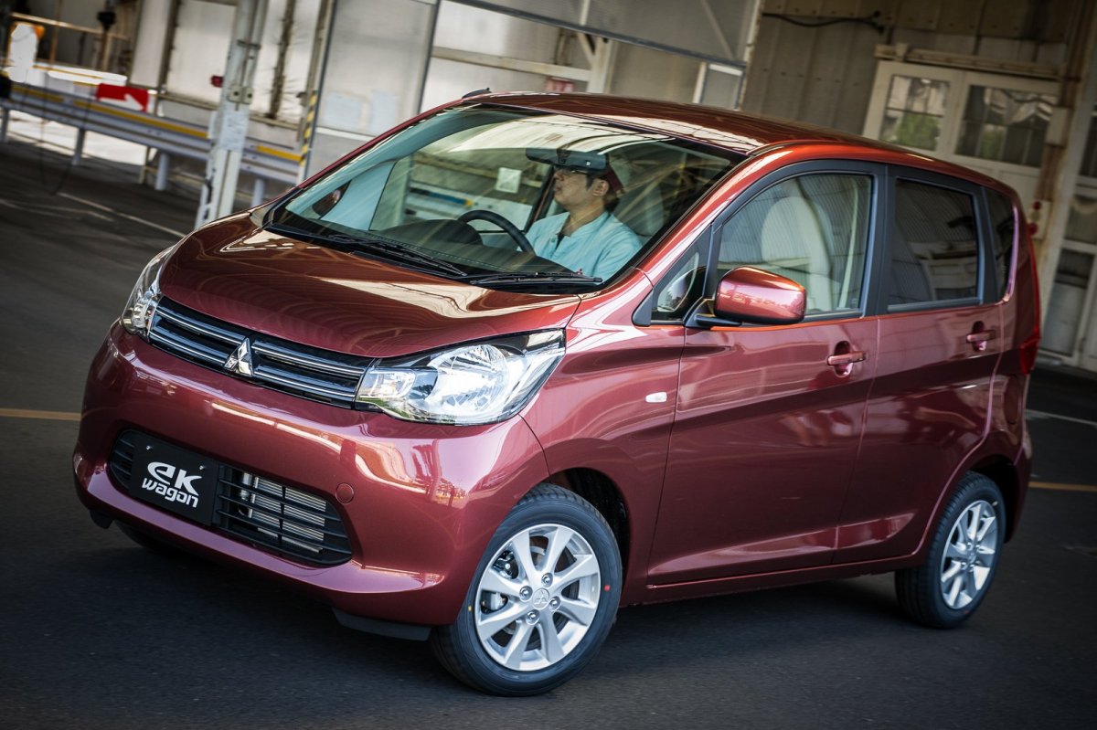 Mitsubishi Ek Wagon 2015 электро