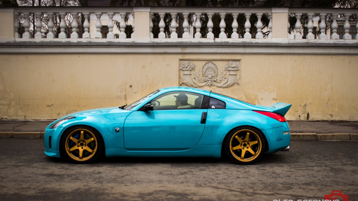 Ниссан 350z бирюзовый