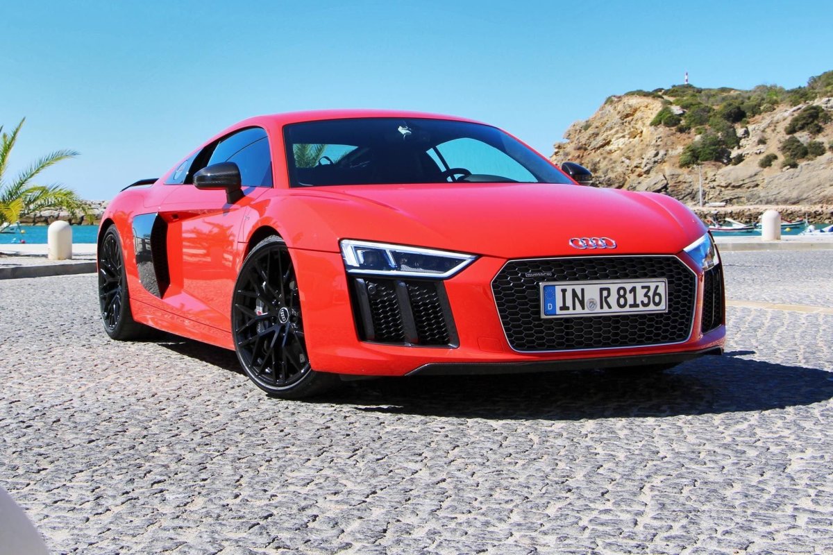 Ауди r8 v10