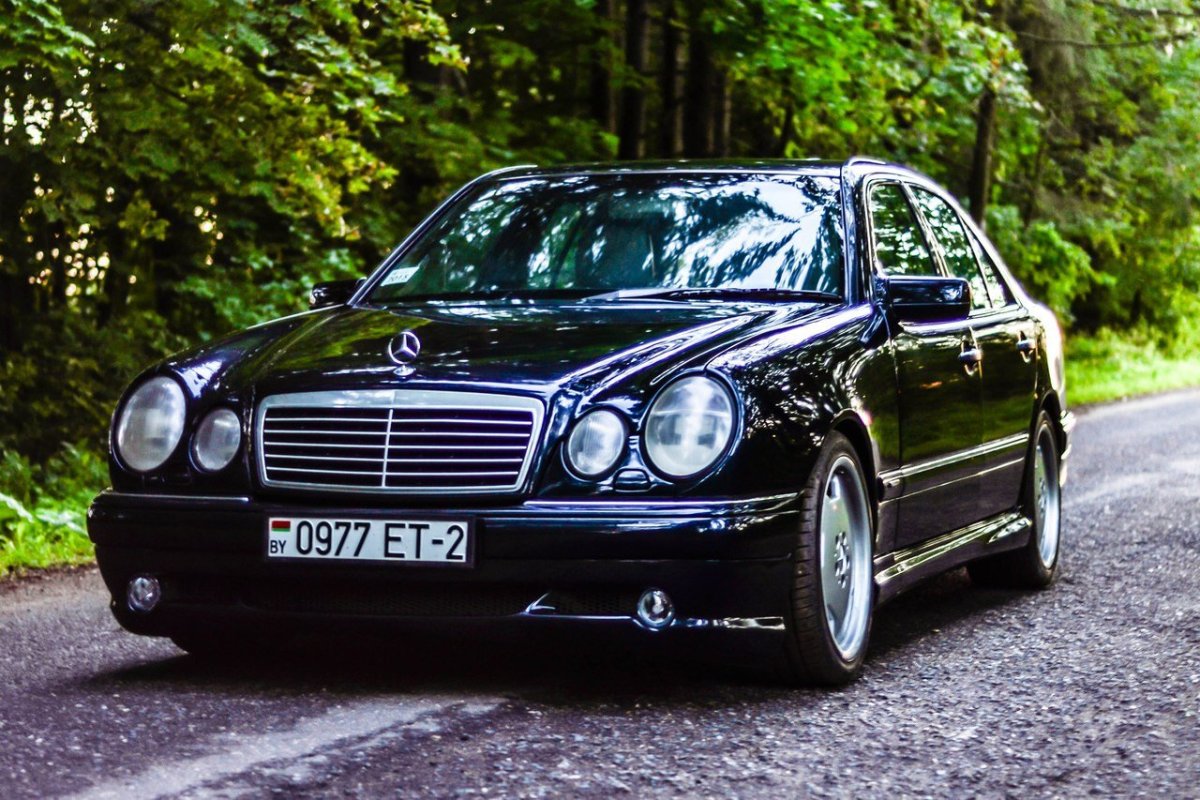 Мерседес е w210