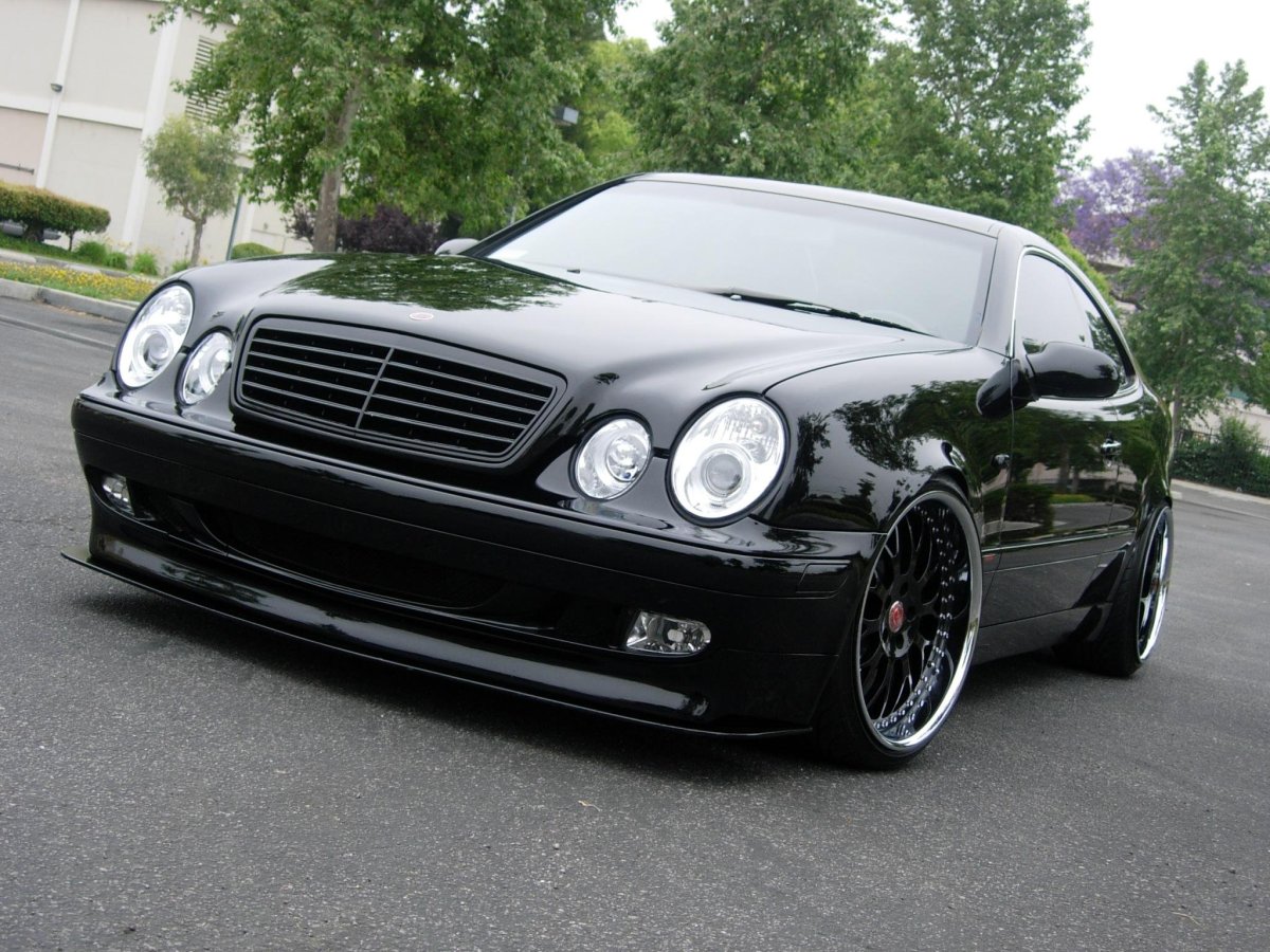 Mercedes-Benz w208