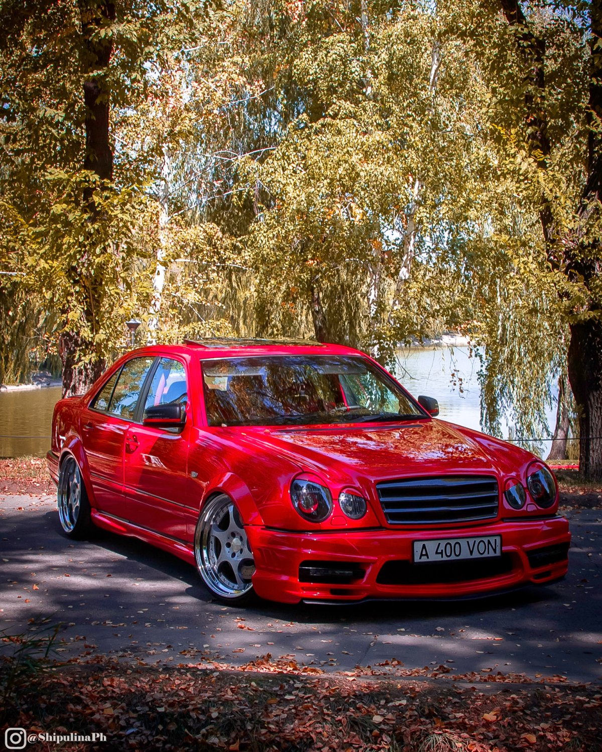 Мерседес 210 красный
