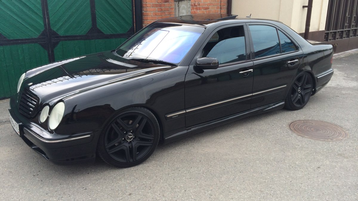 Мерседес w210 AMG черный