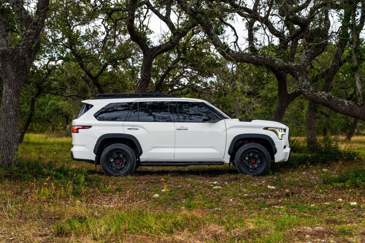 Toyota Sequoia 2022