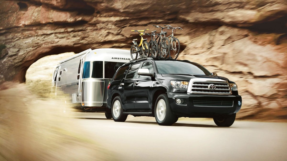 Toyota Sequoia 2016