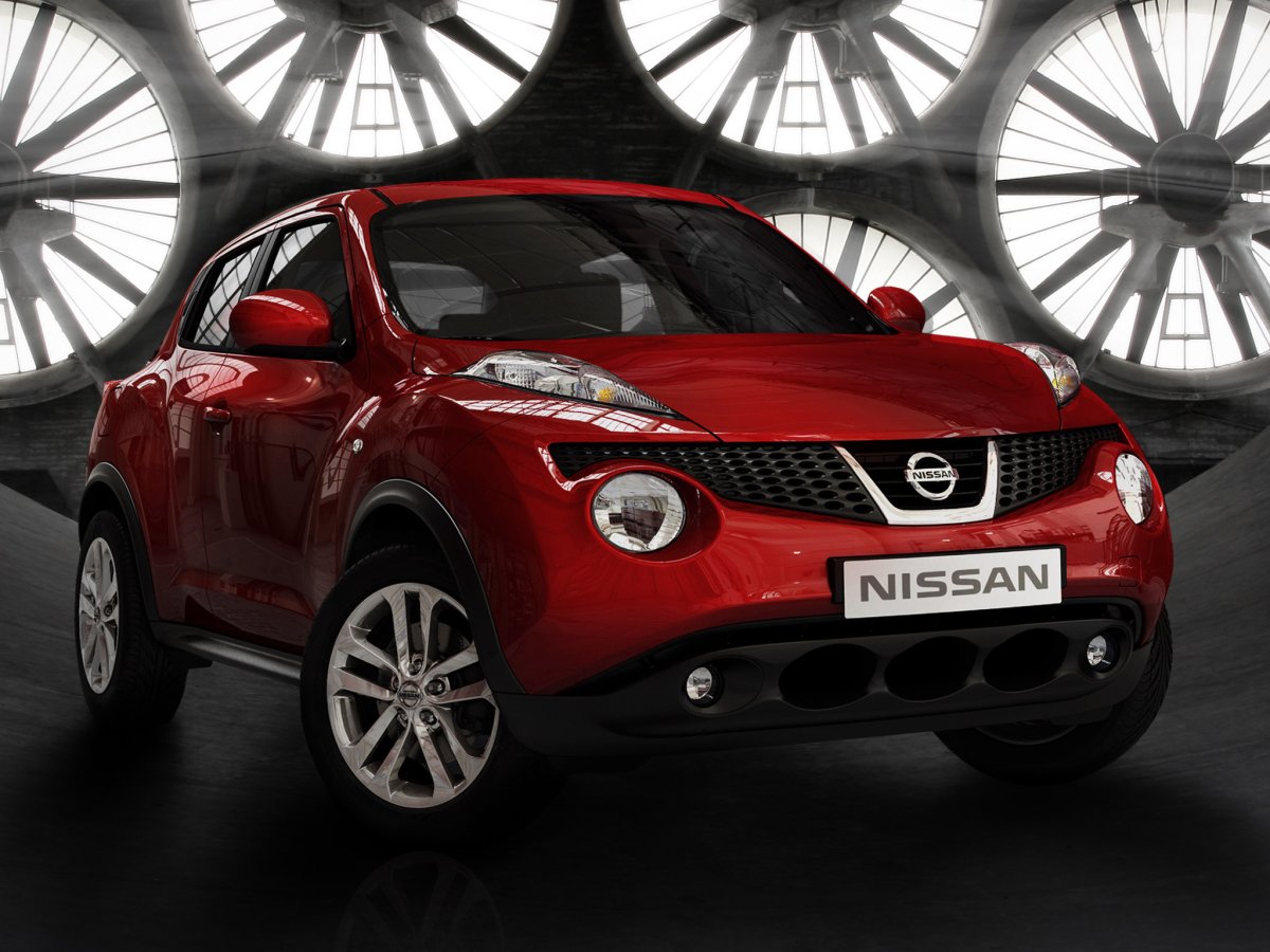 Nissan Juke 2011 красный
