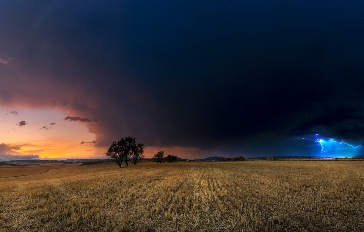 Природа с грозой