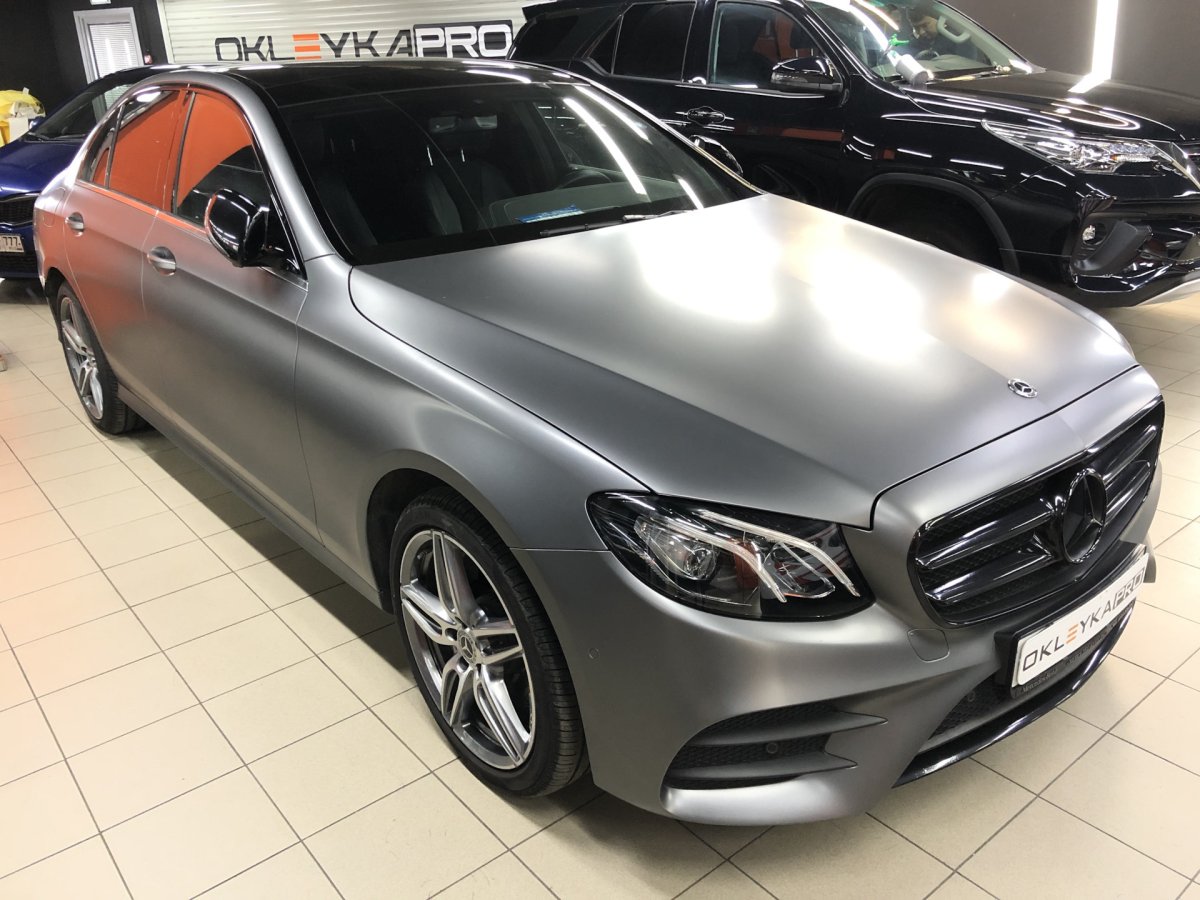 Матовый серый Мерседес w213