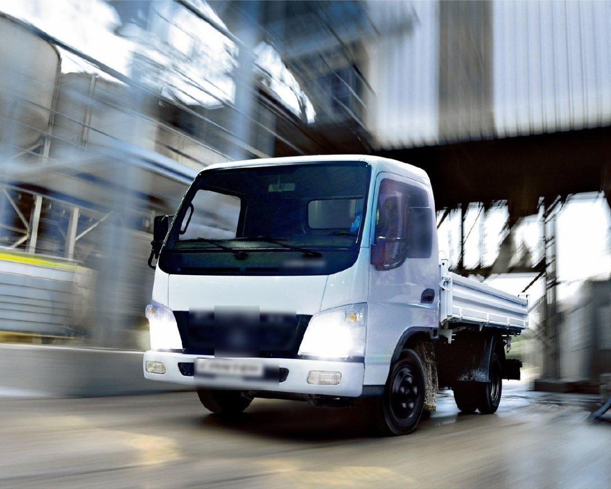 Грузовик Мицубиси Fuso Canter