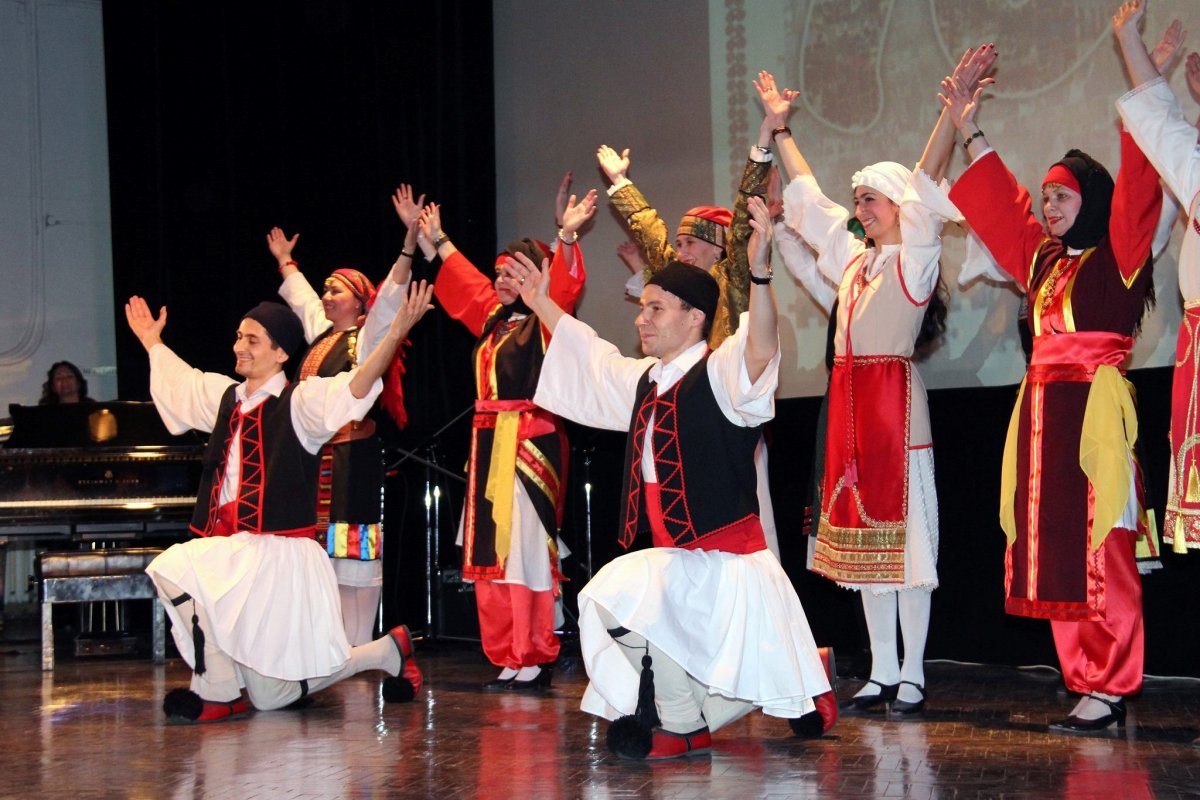 Греческий танец Карагуна