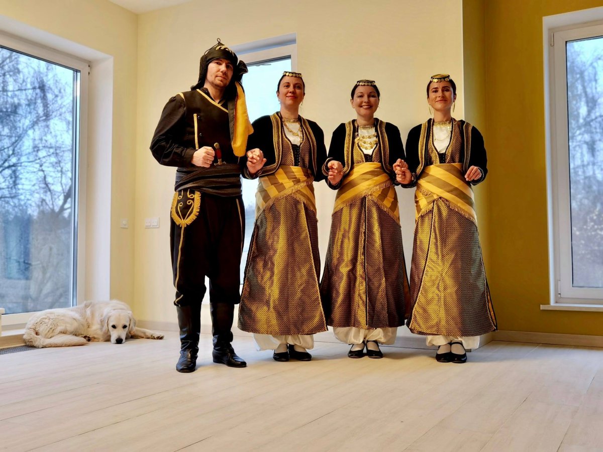 Греческий танец лицей