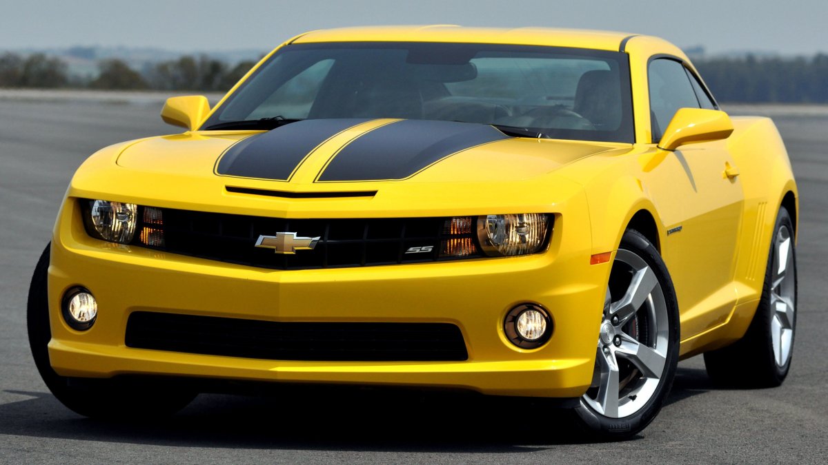 Chevrolet Camaro SS желтый