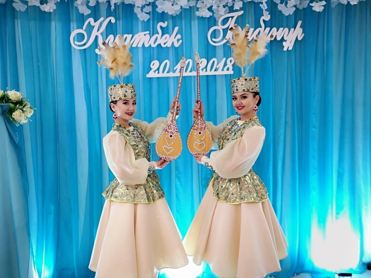 Казахский женский костюм для танца