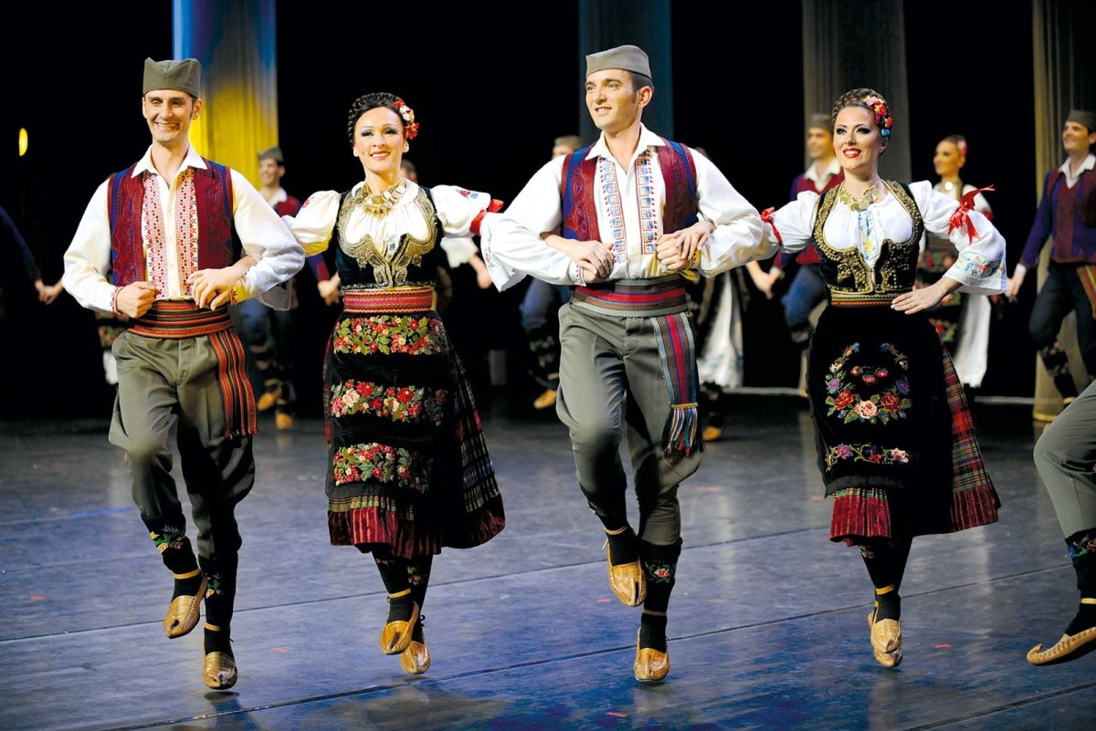 Сербский ансамбль коло