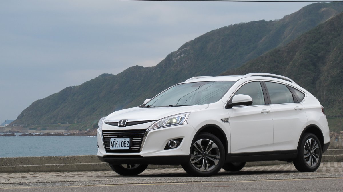 Luxgen u6 2022