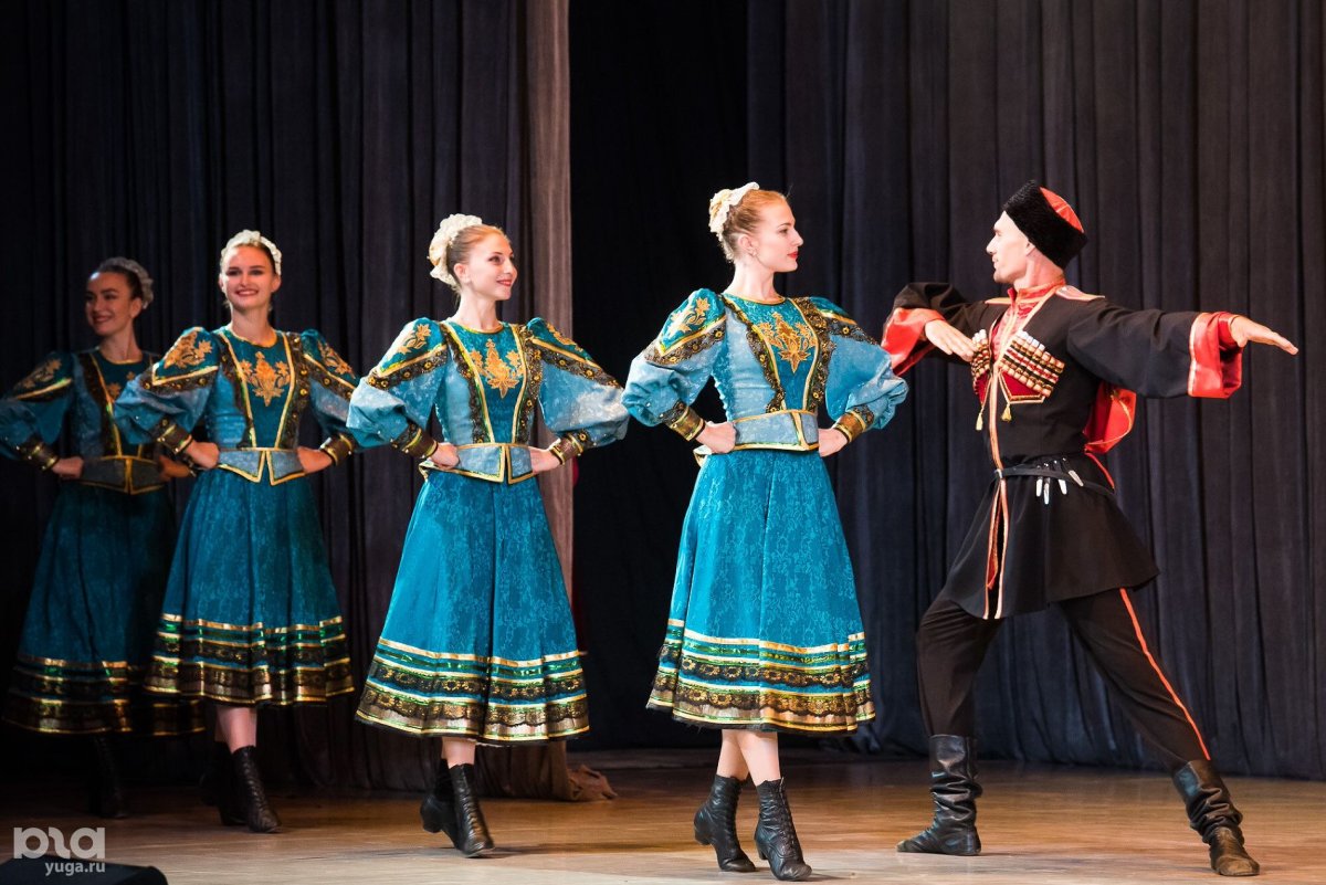 Казачий Кубанский танцевальный костюм