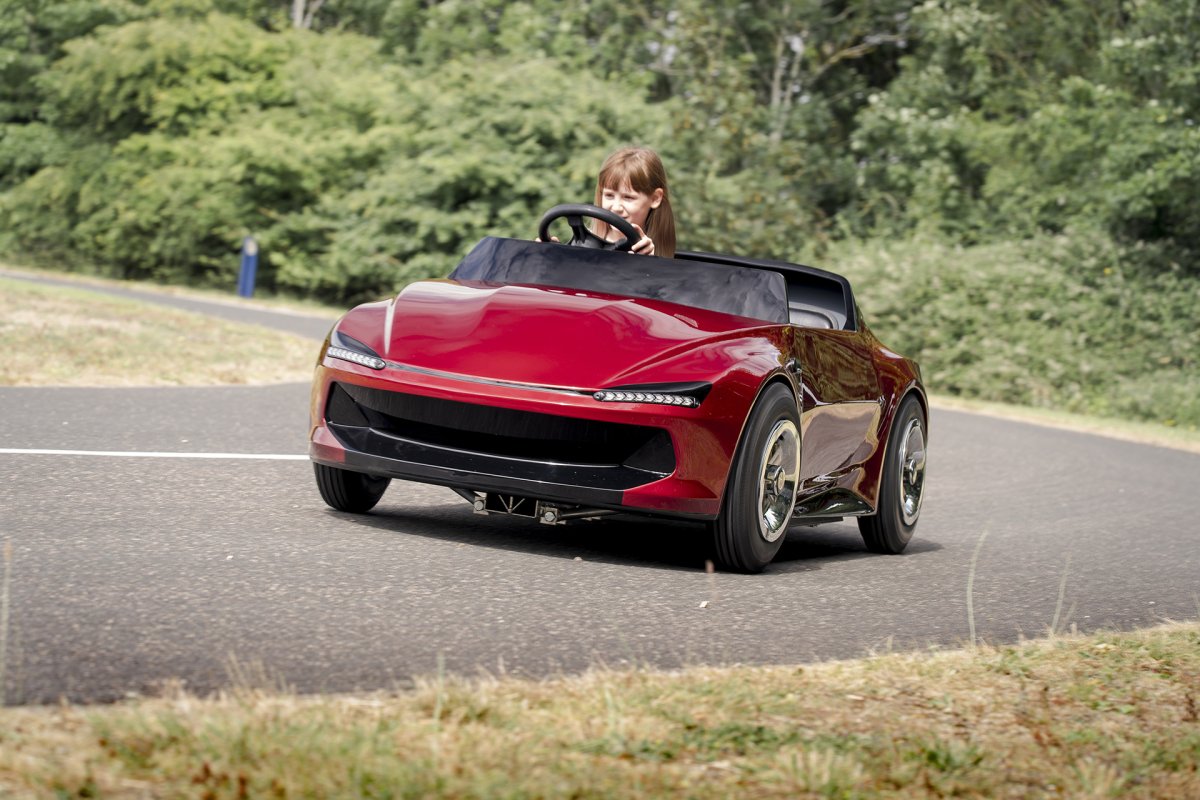 Электромобиль 2088 Sport