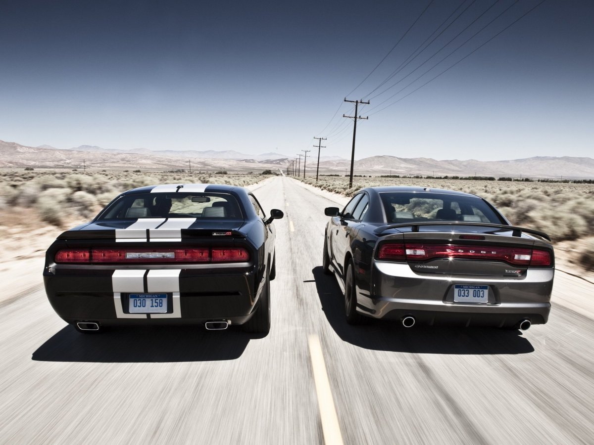 Dodge Challenger srt8