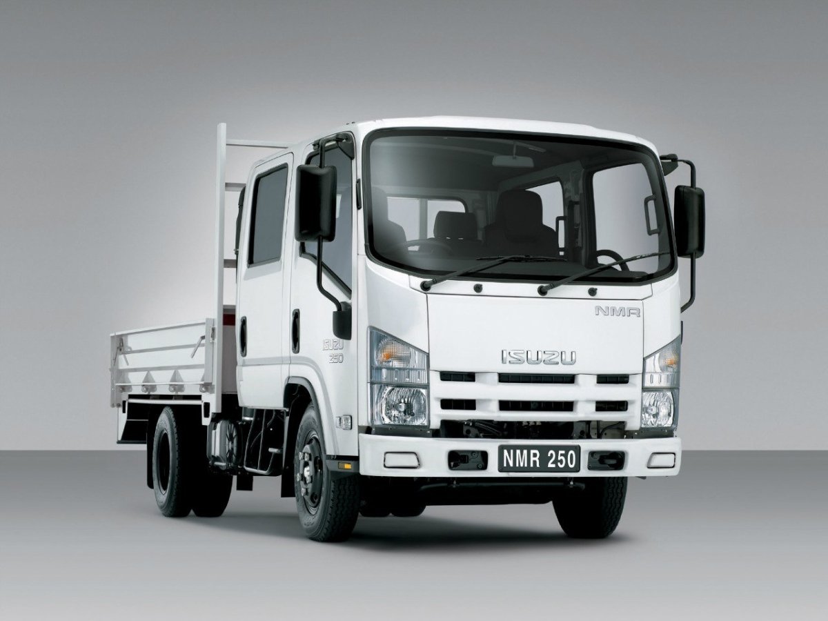 Isuzu NMR самосвал