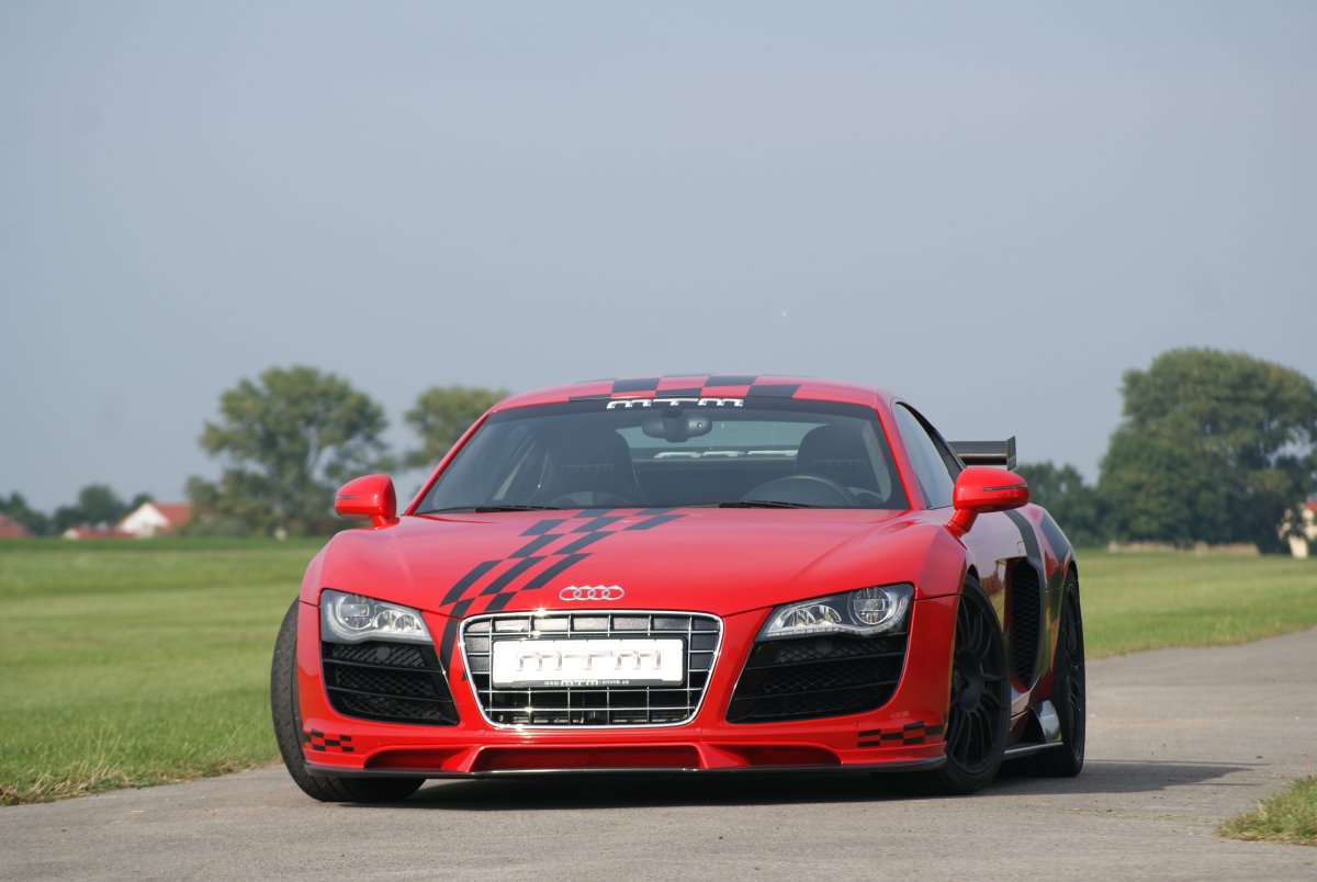 Машина Audi r8