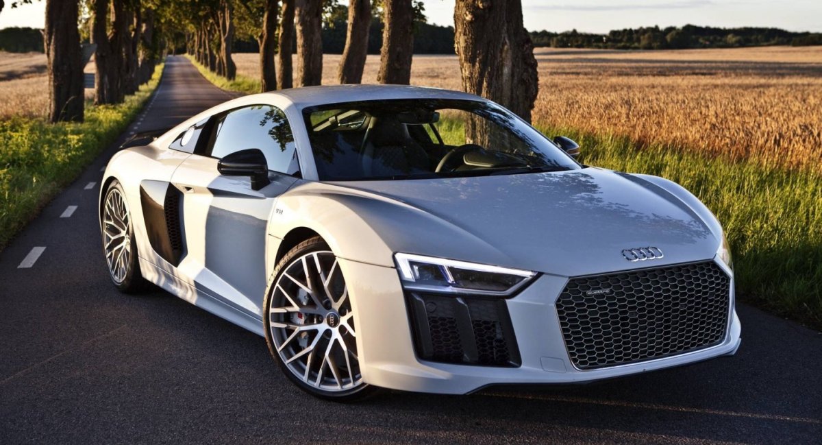 Audi r8 v8