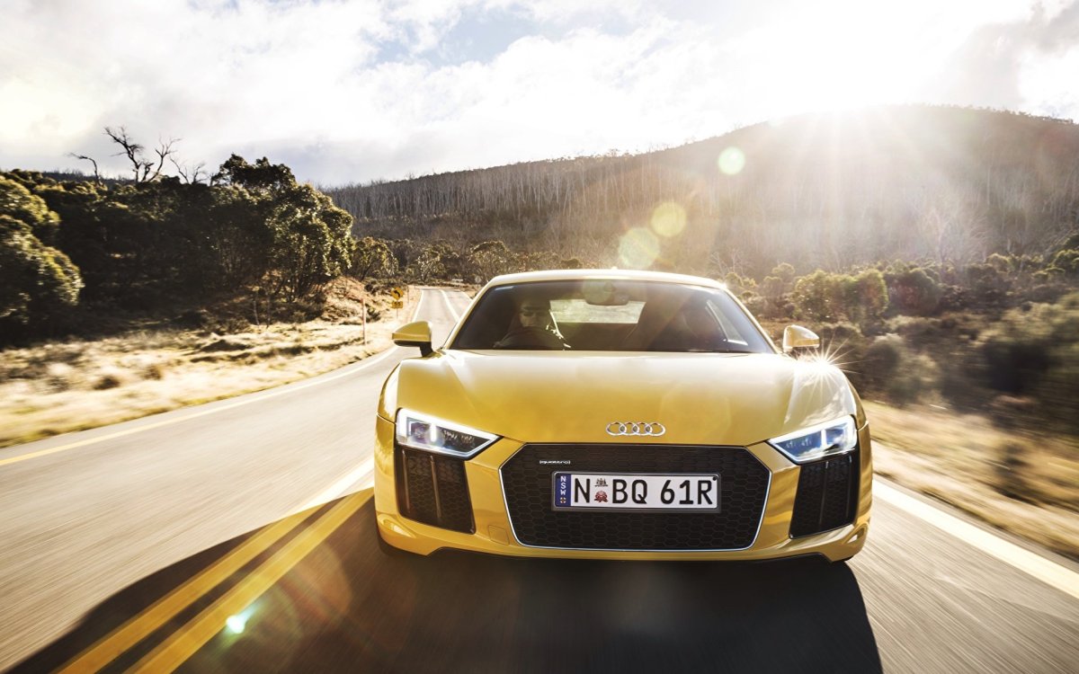 Audi r8 v10 желтая