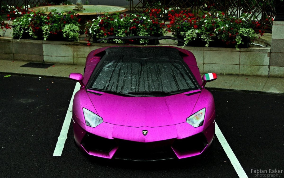 Lamborghini Aventador lp700 розовый
