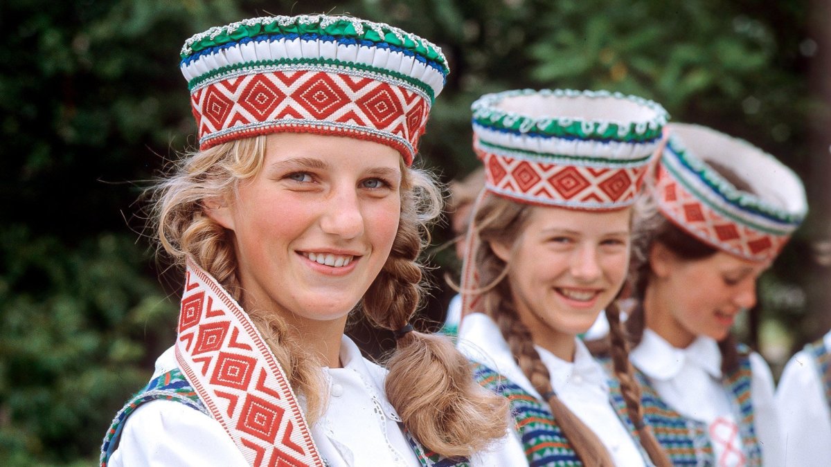 Прибалты эстонцы литовцы Латвия