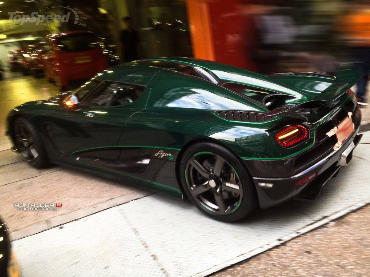 Koenigsegg Agera зеленый