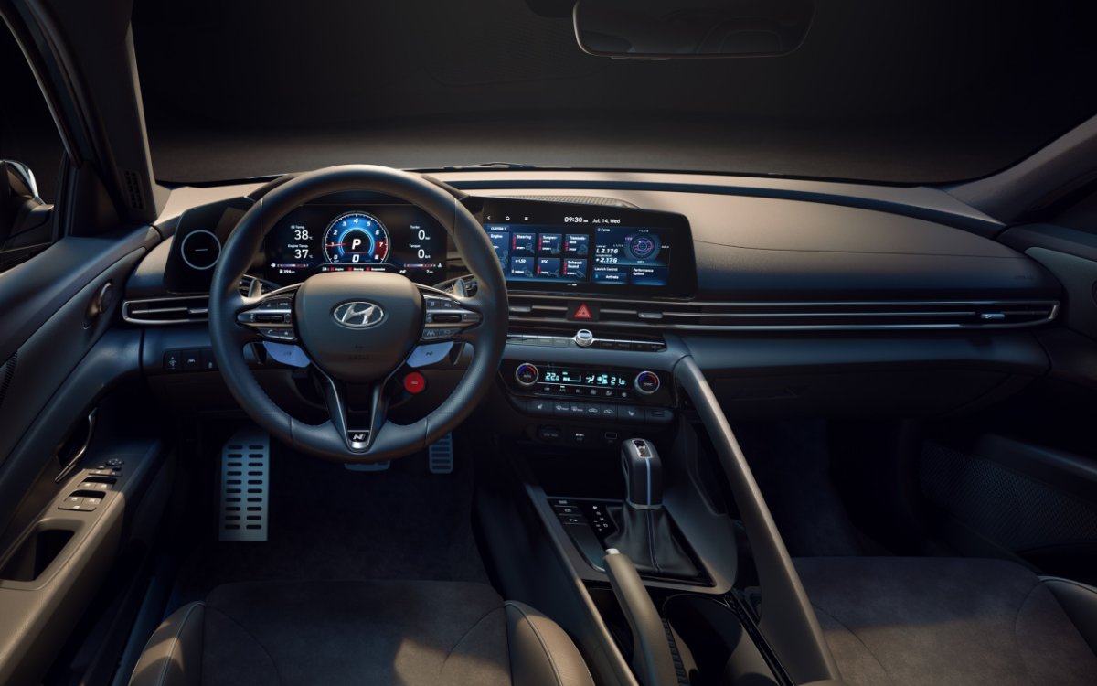 Hyundai Elantra 2022 салон