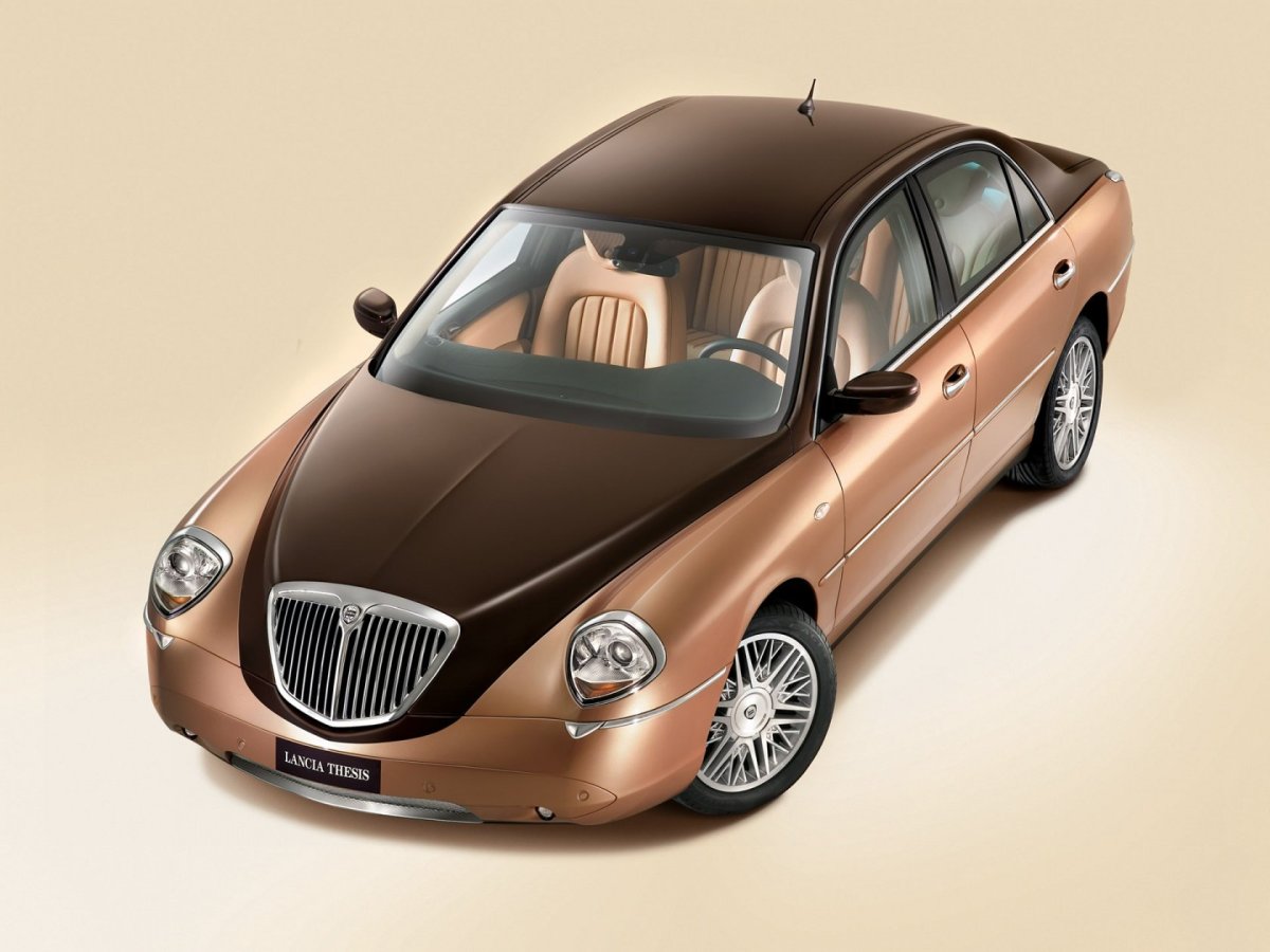 Автомобиль Lancia thesis