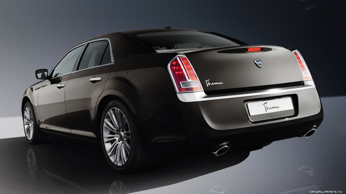 Седан Lancia Thema