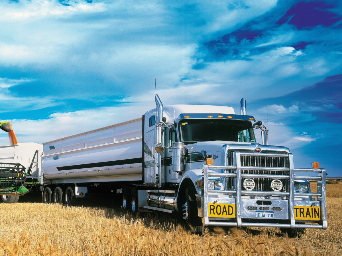 International 9900i