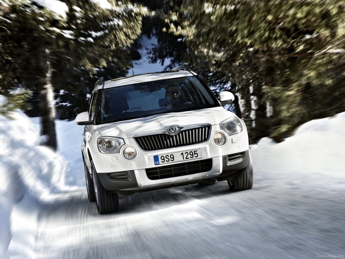 Skoda Yeti 2011 спереди