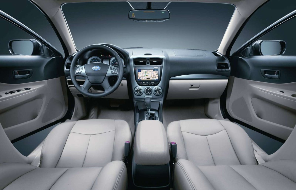 Машина FAW Besturn b50