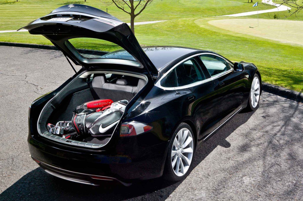 Tesla model s 2013 чёрная