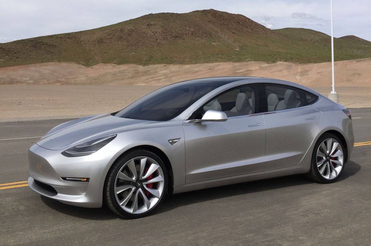 Tesla model s 3