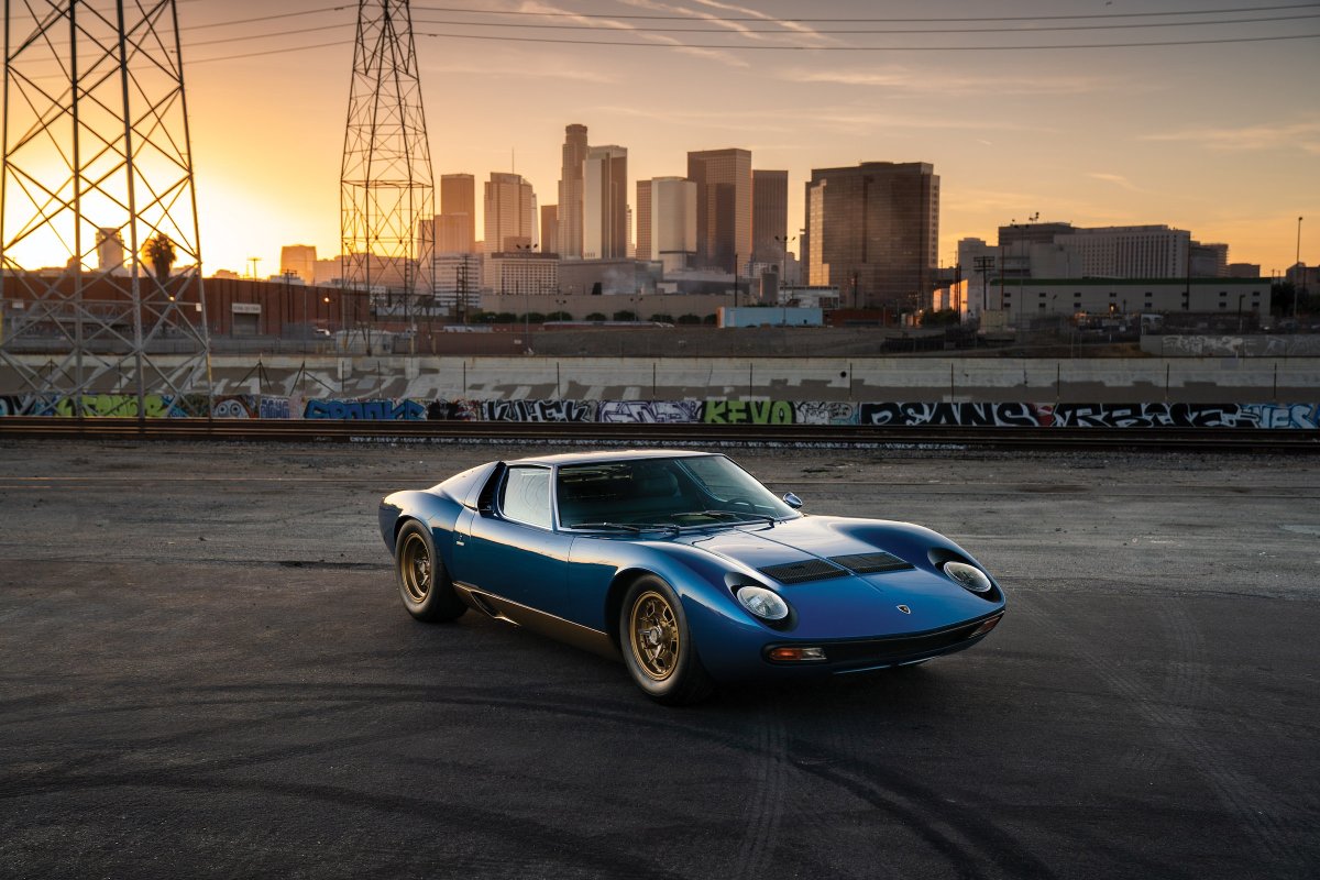 Lamborghini Miura SV