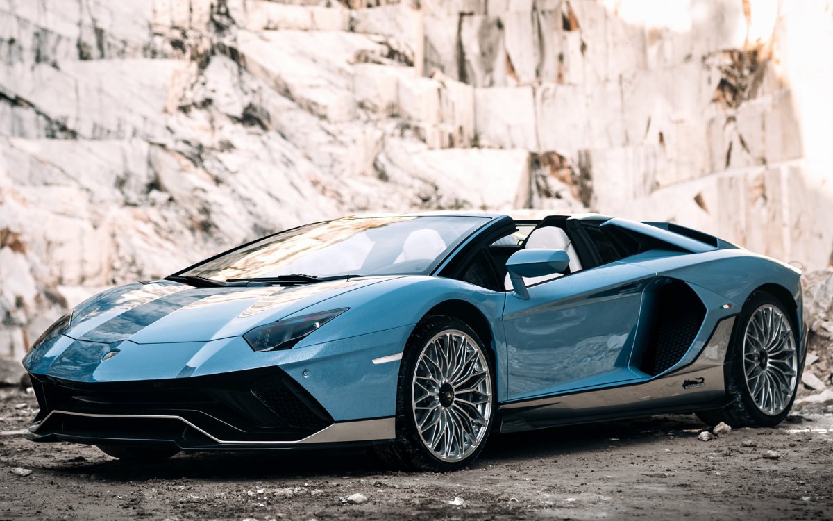 Ламборджини авентадор 2022