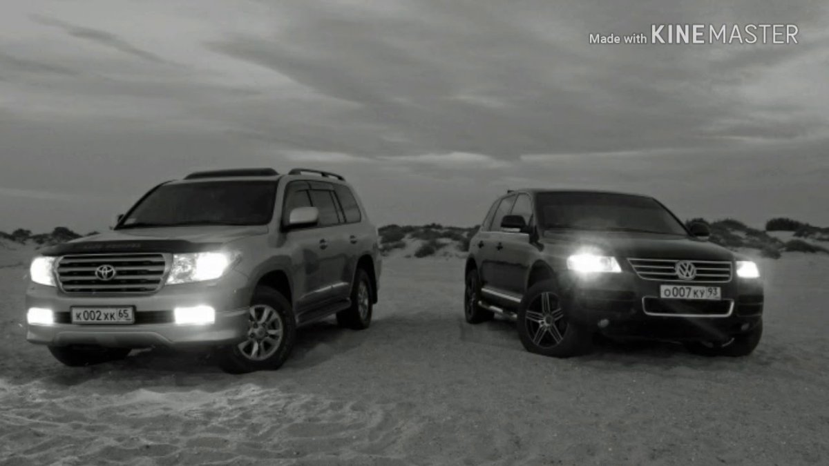 Toyota Land Cruiser 200 ночью