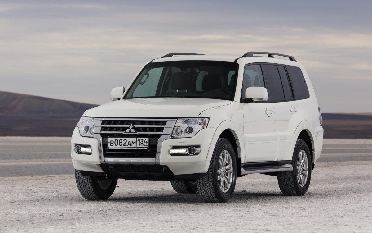 Mitsubishi Pajero 4