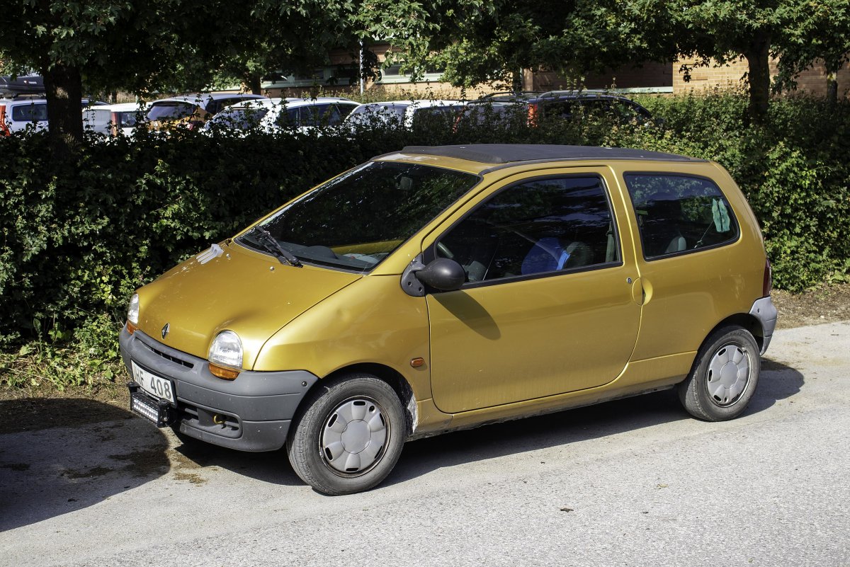 Reno Twingo 2001 года черно желтый