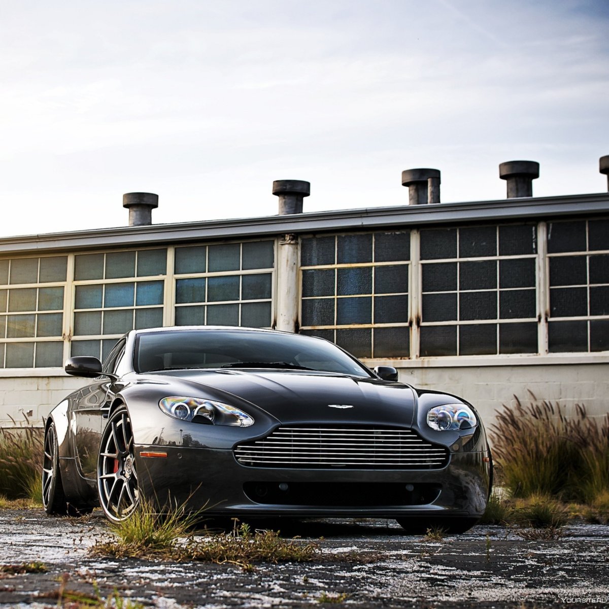 Астон Мартин Vantage