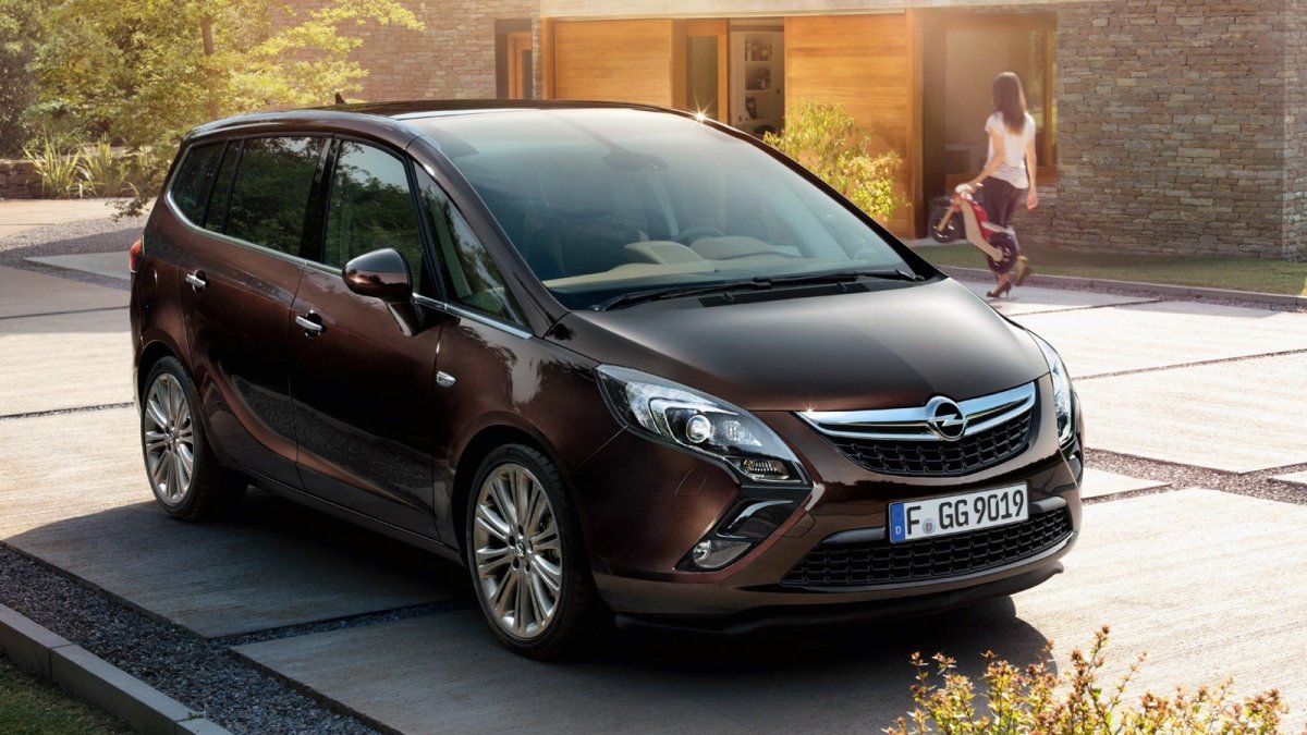 Опель Zafira Tourer 2013