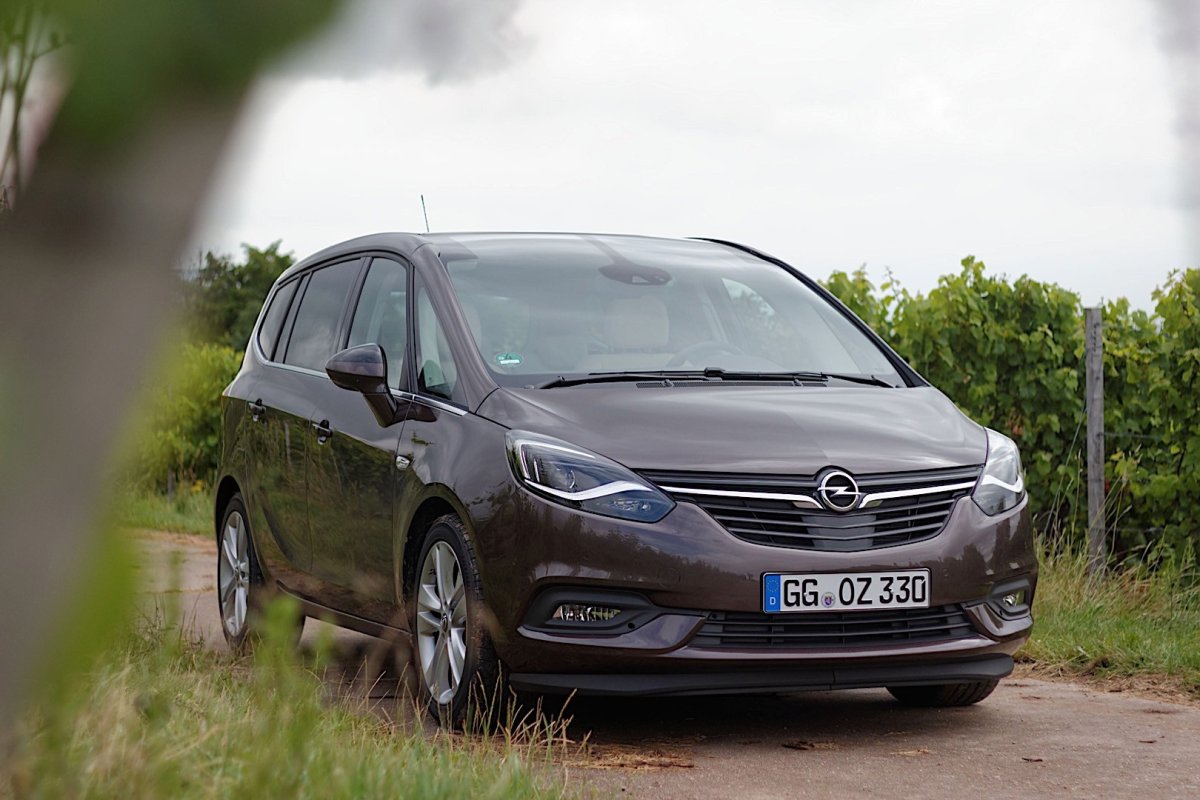 Opel Zafira 2016